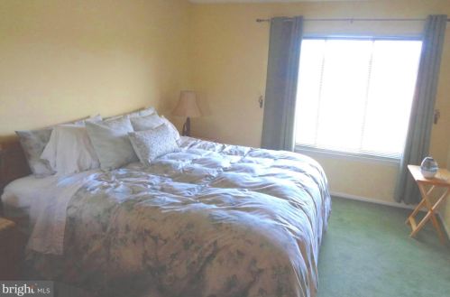 38 Topaz Ln, Trenton NJ 08690-3614 exterior