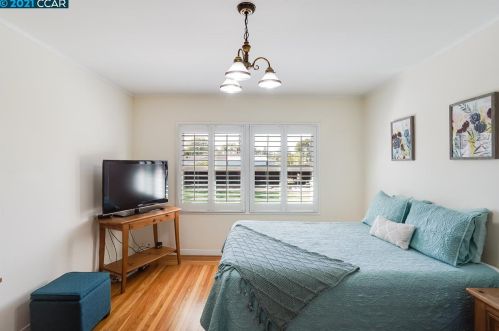 1399 Grv Way, Concord CA  94518-1208 exterior