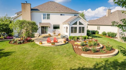 1801 Letha Westgate Dr, Sycamore, IL 60178-8781