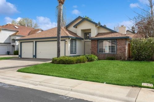 6216 Brockenhurst Dr, Elk Grove, CA 95758-6224