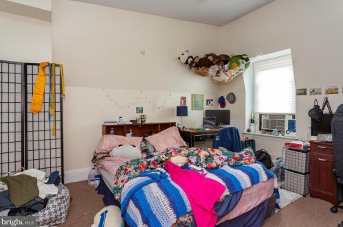 1542 15 St, Philadelphia PA 19146-4806 exterior