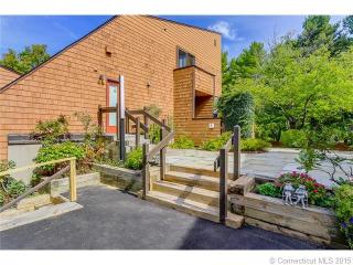 6 Orange Rd, Middletown CT  06457-4914 exterior