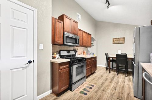 210 Forrest Ln, Deer Park, TX 77536-4112