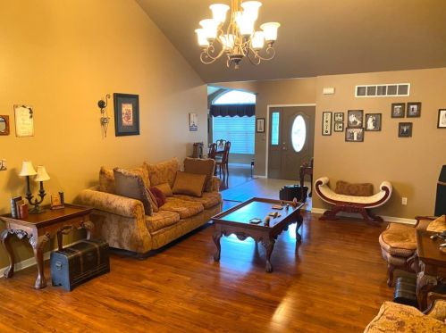 435 Deerpath Ct, Hobart IN 46342-5743 exterior