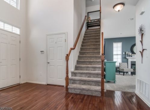 299 Winding Hill Dr, Hackettstown, NJ 07840-5696
