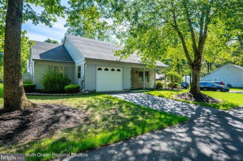 514 Petunia Ln, Lakehurst, NJ 08759-4318