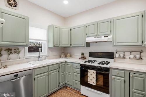 244 Hopkins Ave, Haddonfield NJ  08033-1409 exterior