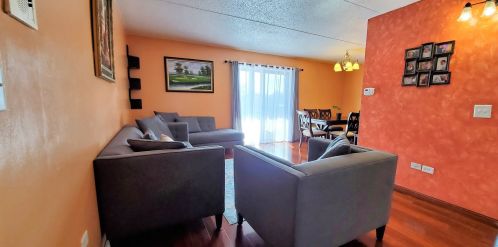 1245 Chalet Rd, Naperville, IL 60563-8905