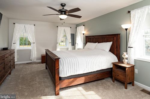 6132 Shady Side Rd, Shady Side MD exterior