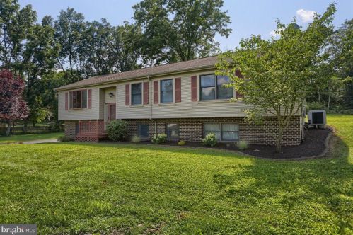 261 Berkstone Dr, Harrisburg, PA 17112-9794