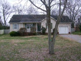 210 Stroud Dr, Lebanon, TN 37087-2172