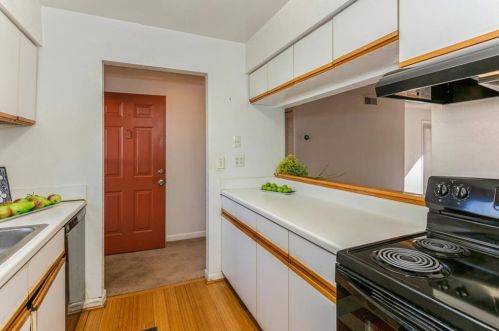 33 Finch Trl, Atlanta GA  30308-2418 exterior