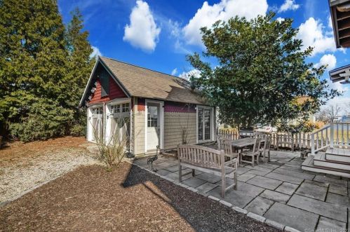 16 Burwell St, Norwalk CT  06854-4703 exterior