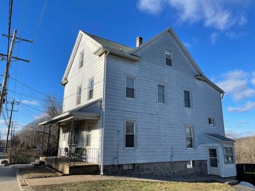 389 Lakewood Rd, Waterbury, CT 06704-2415