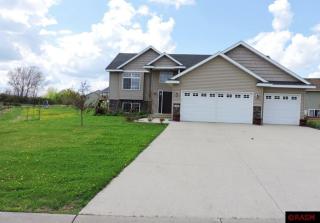200 Pinehurst Dr, Mankato, MN 56001-7623
