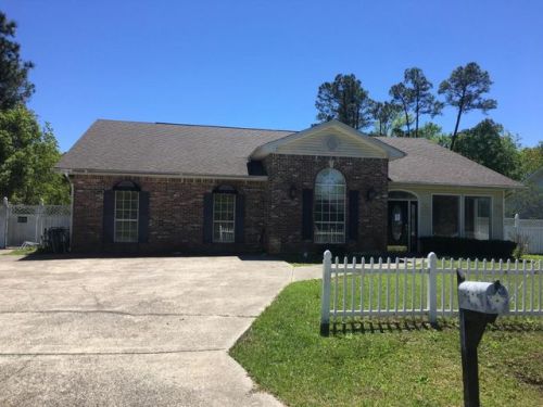 715 Hogan St, Waveland, MS 39576-2837