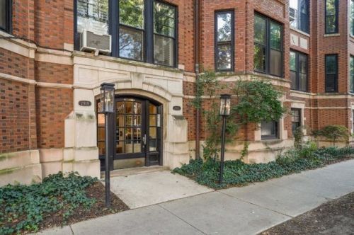 2915 Pine Grove Ave, Chicago, IL 60657-5761