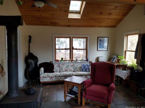 133 Depot Rd, Coventry, CT 06238-3310