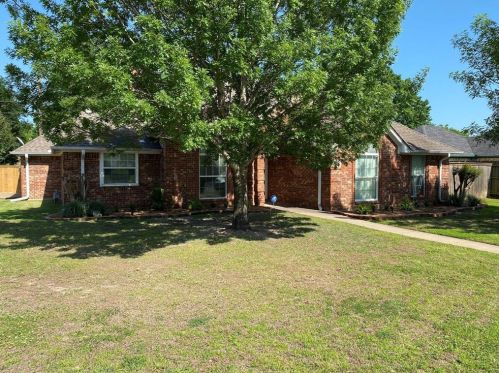 2204 Canyon Cir, Bonham, TX 75418-2237