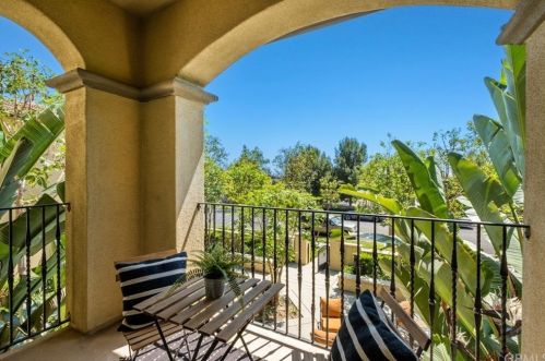 26 Full Moon, Irvine CA  92618-8843 exterior