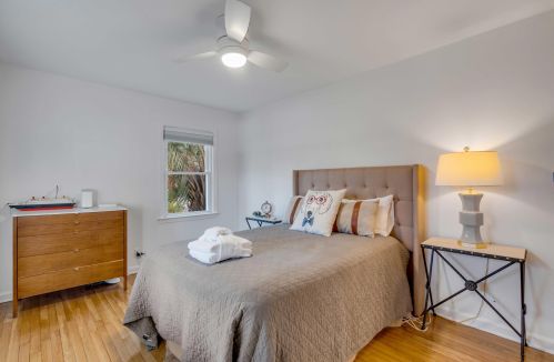 2201 Palm Blvd, Isle Of Palms SC  29451-2349 exterior