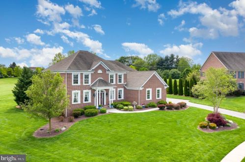 2678 Mayfair Ln, York, PA 17408-9065