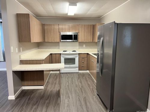 612 Ainapo St, Honolulu, HI 96825-1042