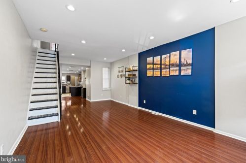 423 Jackson St, Philadelphia, PA 19148-5704