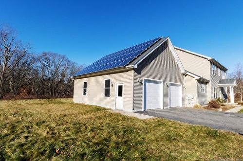 34 Oak Farm Dr, Colchester, CT 06415-2156