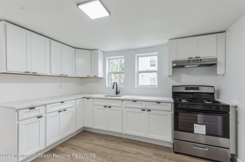 1102 Asbury Ave, Tinton Falls NJ 07712-5727 exterior