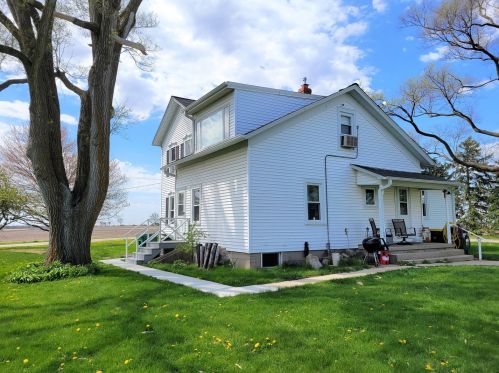 11718 Thayer Rd, Bull Valley, IL 60098-8317