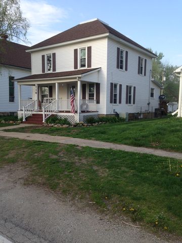 110 Raub Ave, Donovan, IL 60931-8074
