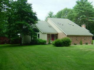78 Wendover Way, Manchester, NH 03110-6053