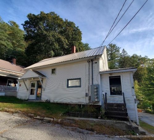 4 Cross St, Livermore Falls, ME 04254-1309