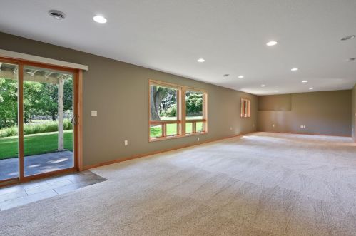 9209 Cedar Lake Rd, Minneapolis MN  55426-2358 exterior