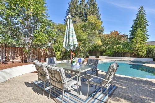 1731 Larkellen Ln, Los Altos CA exterior