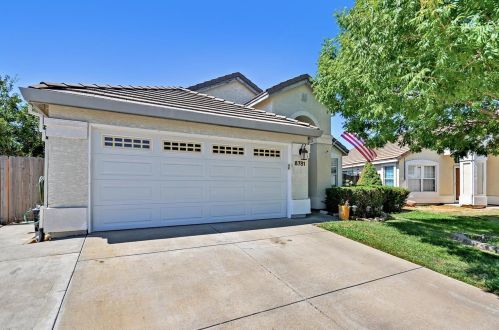 8781 Owlet Ct, Elk Grove, CA 95624-1219
