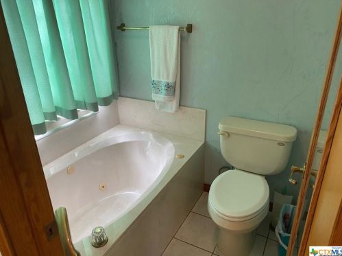 152 Gardenridge Dr, Seguin TX 78155-5277 exterior