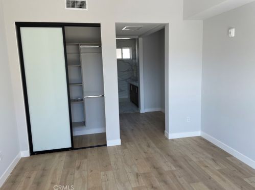 361 Myrtle St, Glendale CA  91203-2207 exterior