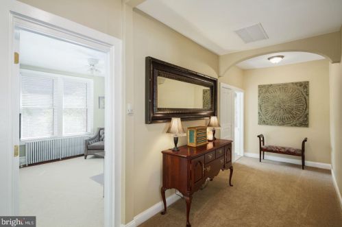 316 Washington Ave, Tavistock NJ 08033-3327 exterior