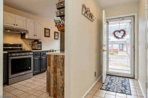 1403 Moonlight Ct, Hackettstown NJ  07840-4508 exterior