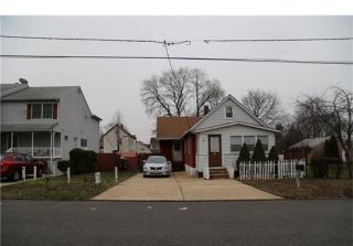 22 Cherry St, Edison, NJ 08817-4817