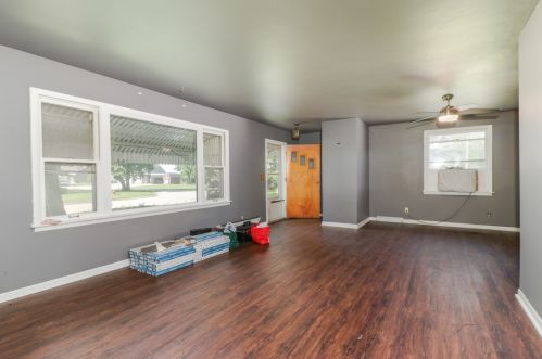 737 River St, Swygert, IL 61764-2344