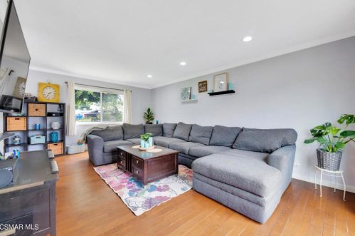 2839 Elizondo Ave, Simi Valley CA 93065-4615 exterior