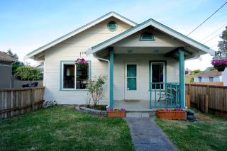 4835 J St, Tacoma, WA 98408-3620