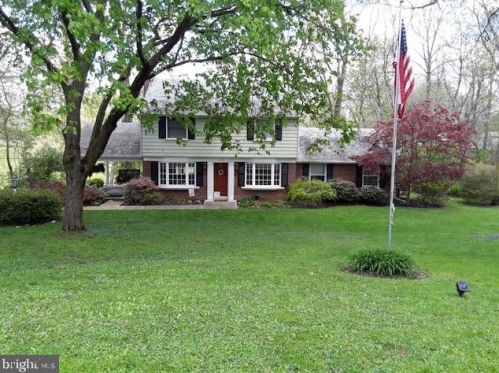 2137 Ridge Dr, Lancaster, PA 17603-6129
