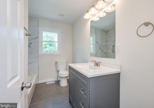 201 Pointfield Dr, Harpers Ferry WV 25425-5173 exterior