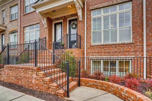 363 Alderwood Ln, Atlanta, GA 30328-2550