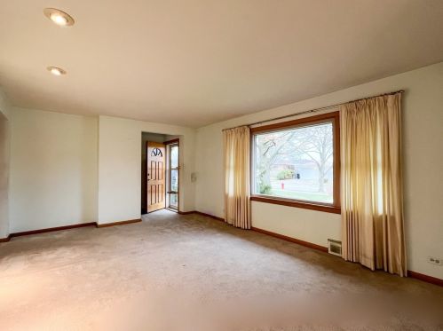 8136 Strong St, Chicago, IL 60706-3156