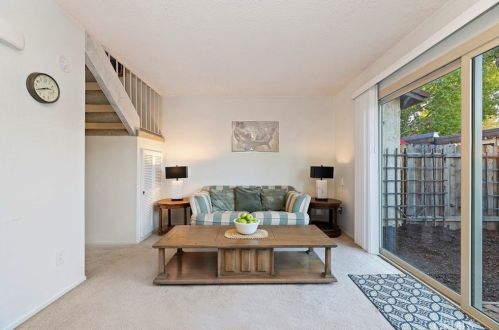 2858 Tropicana Dr, Riverside CA  92504-4206 exterior